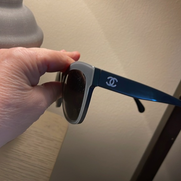 Chanel sunglasses for your own prescription only wore a couple of times - Picture 4 of 7